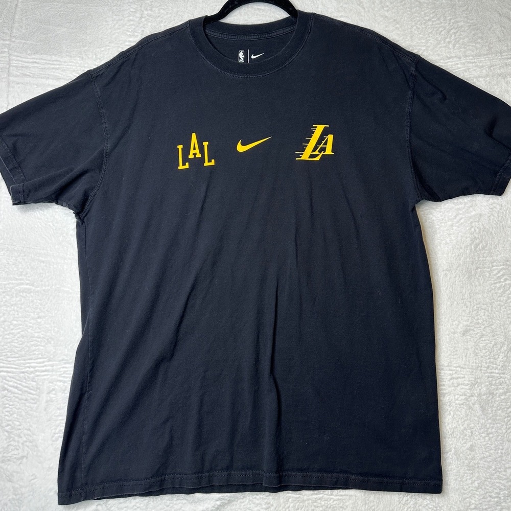 Nike NBA Los Angeles Lakers T-Shirt Mens Large Black Loose Fit Graphic Tee 0541
